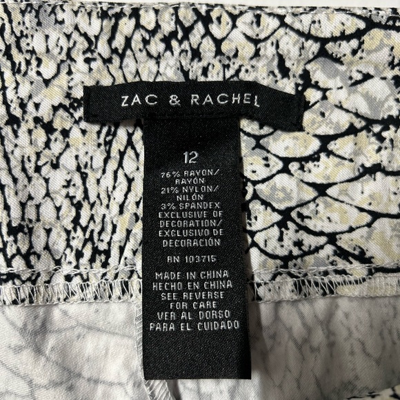 Zach and Rachel women’s 12 crop pants with geometric pattern with tummy control - Picture 4 of 6